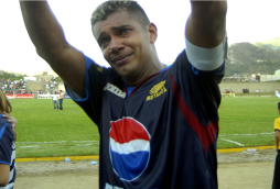 Amado Guevara ya no es más jugador de Motagua