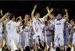 Real Madrid celebra su título 32 de la Liga en el Santiago Bernabéu