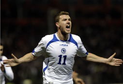 Dzeko dirige el despegue de Bosnia