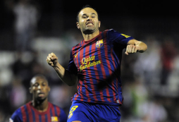 Un golazo de Iniesta encarrila el pase a octavos de Copa del Rey