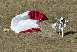 Felix Baumgartner superó la velocidad del sonido
