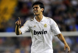 Kaká no acudirá a la llamada de Brasil por lesión