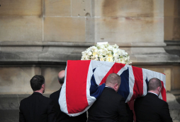 Dos mil invitados, pero pocos jefes de gobierno, en el funeral de Thatcher