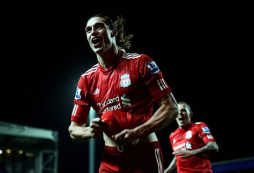 Liverpool supera al Blackburn en el descuento