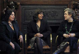 Emprendedoras latinas no se rinden ante la crisis