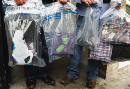 Cameron promete medidas enérgicas para frenar disturbios