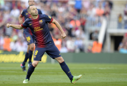 Barcelona de los récords se da un festín contra un Málaga indolente