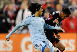 Roger Espinoza le ganó el pulso a Andy Najar