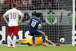 Grecia perdona a Polonia en la apertura de la Eurocopa