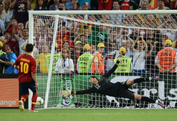 España a la final tras vencer en la tanda de penales a Portugal