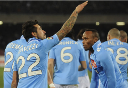 Napoli profundizó la crisis del Inter