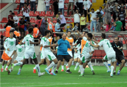 Irak elimina en penales a Corea del Sur y llega a semifinales