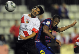 Un golazo de Iniesta encarrila el pase a octavos de Copa del Rey
