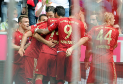 Bayern Múnich y Borussia Dortmund se imponen con los suplentes