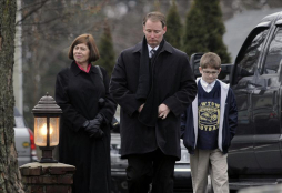 Newtown le dice adiós a los más pequeños de la masacre