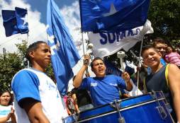 Fotos: Hondureños acuden a las urnas con esperanza y denuncias