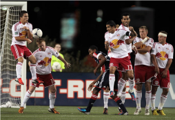 A Jerry Bengtson se le resiste el gol contra Red Bulls