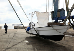 Como héroes reciben en Utila a náufragos rescatados en alta mar