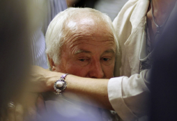 Oscar Pistorius niega entre lágrimas que quisiera matar a su novia