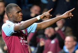 Aston Villa gana y Wigan está casi descendido