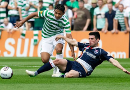 Emilio Izaguirre y Jorge Claros, titulares en Escocia