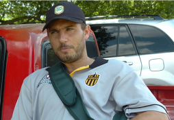 Carlinho regresa al España