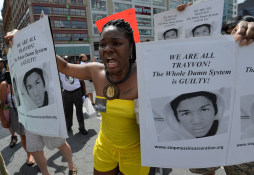 El veredicto a favor de Zimmerman reabre debate racial y multiplica las protestas en EUA