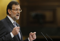 Rajoy: España tiene ya la cabeza fuera del agua