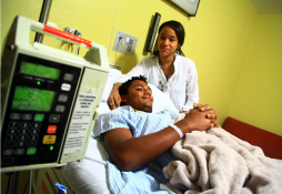 Ever Alvarado fue operado con éxito de la rotura del ligamentos cruzados