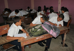 Piden apoyo para centro básico