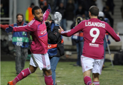 Lyon se acerca a los cuartos de final