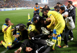 Apoel prolonga su sueño en los penaltis
