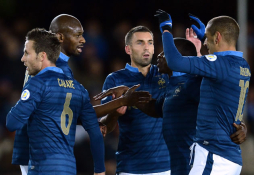 Francia se impone con apuros a Finlandia