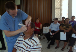 Médicos estadounidenses buscan alianzas en Honduras