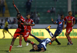 Motagua deja escapar el triunfo y termina entre silbidos