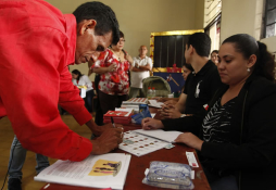 Aspirantes a alcaldía de San Pedro Sula acudieron a votar en familia