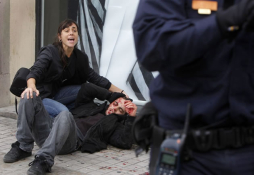 Choque entre policías y manifestantes en protestas en España