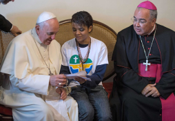 Publican imágenes inéditas del Papa Francisco en Brasil