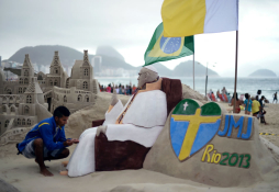 Miles de jóvenes esperan hoy al Papa Francisco en Brasil