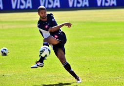 Álvaro Saborío, sometido a electricidad y láser para jugar ante Honduras