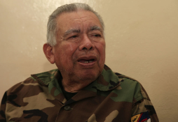 'Que me entierren con las botas y el uniforme”: veterano militar