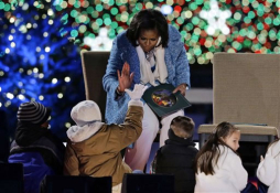 Obama inaugura árbol navideño recordando a las víctimas de Sandy