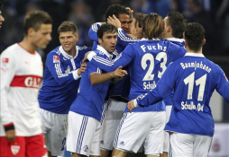 Schalke triunfa con claridad y alcanza al Bayern