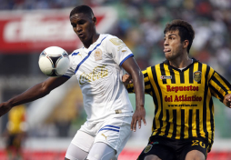 Real España sacó la rebeldía para rescatar el clásico