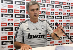 Mourinho: 'Si España lo hace está bien; si lo hace el Real Madrid somos bandidos'
