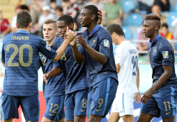 Francia arrolla a Uzbekistán y está en semifinales del Mundial