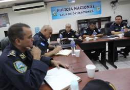 Cúpula hará pruebas de confianza el lunes