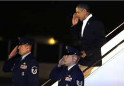 El presidente Barack Obama reanuda sus vacaciones en Hawai