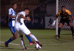 Olimpia se impuso al Victoria y es líder