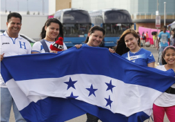 Fueron pocos, pero apoyaron de corazón a la Bicolor